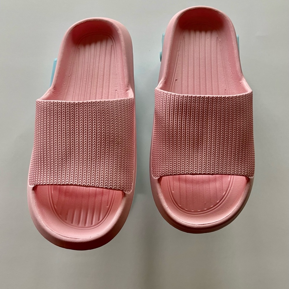 Women's Pink Soft Sole Slide For Indoor Slippers